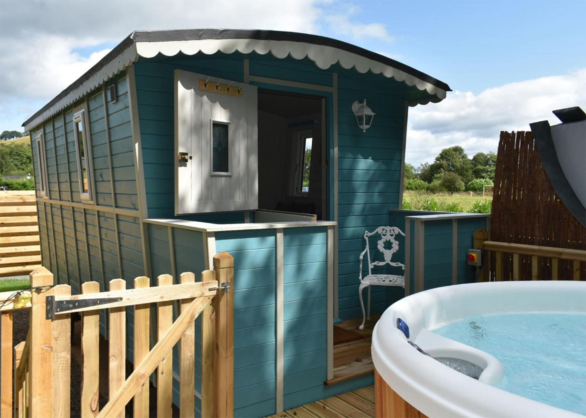 Riverview Lodges And Glamping Уэлшпул Номер фото